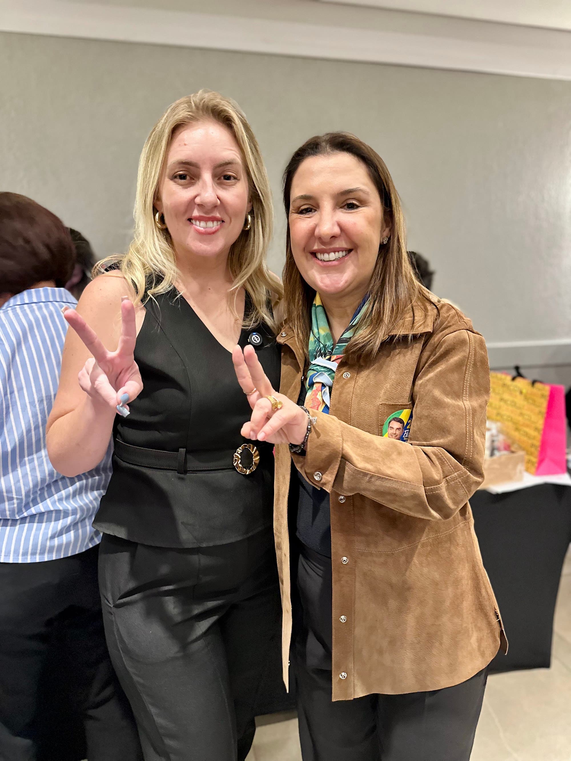 Elaine Seibel e Dani Marques juntas durante encontro em Cuiabá